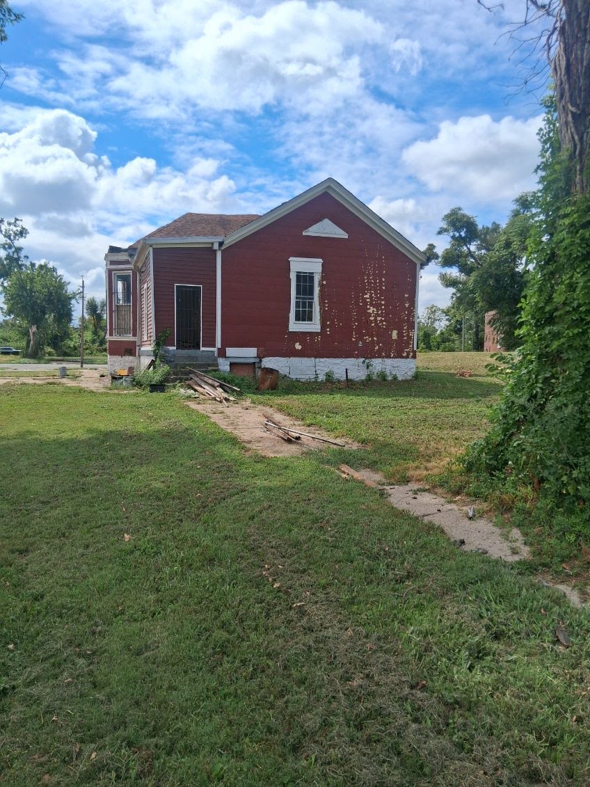Fix & Flip Multi-Family in saint louis, MO 63113 – $15,000 — exterior photo