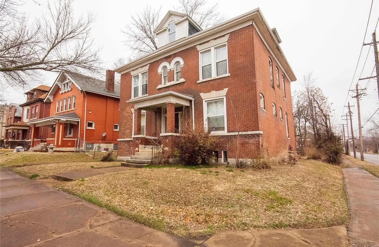Fix & Flip Multi-Family in saint louis, MO 63106 – $40,000 — exterior photo
