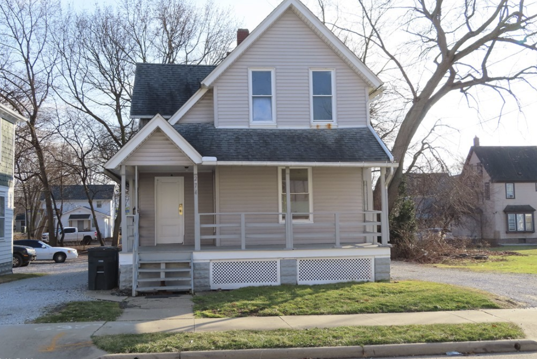 Section 8 Multi-Family in Akron, OH 44304 – $160,000 — exterior photo