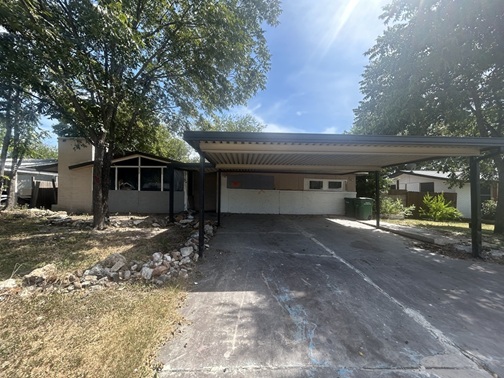 Fix & Flip SFH in San Antonio, TX 78218 – $33,000 — exterior photo