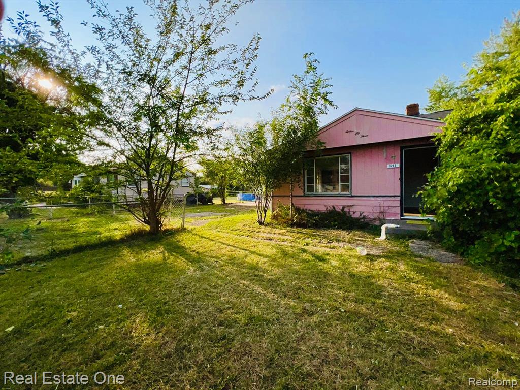 Section 8 SFH in Flint, MI 48505 – $45,000 — exterior photo