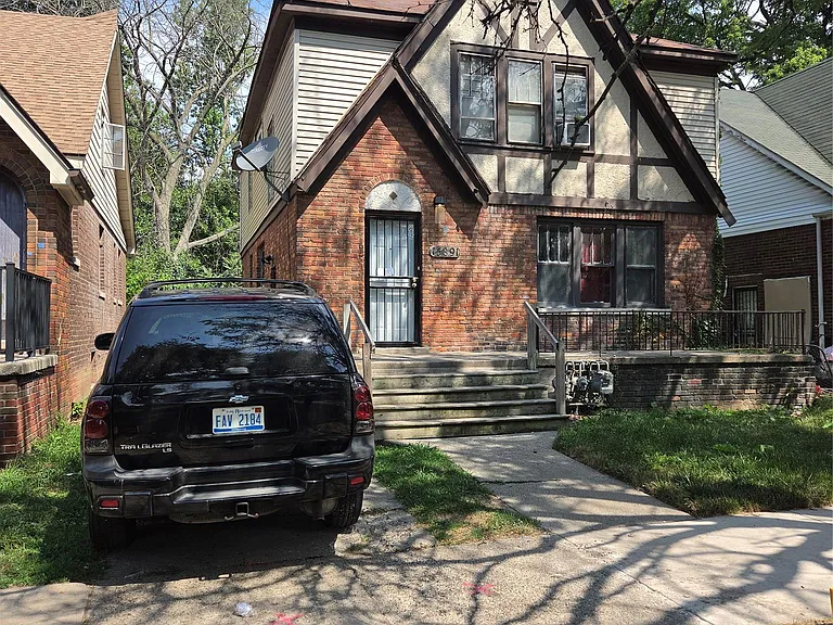 Section 8 Multi-Family in Detroit, MI 48224 – $128,000 — exterior photo