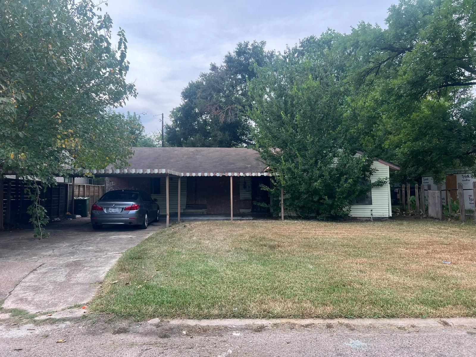 Fix & Flip SFH in Houston, TX 77033 – $107,500 — exterior photo