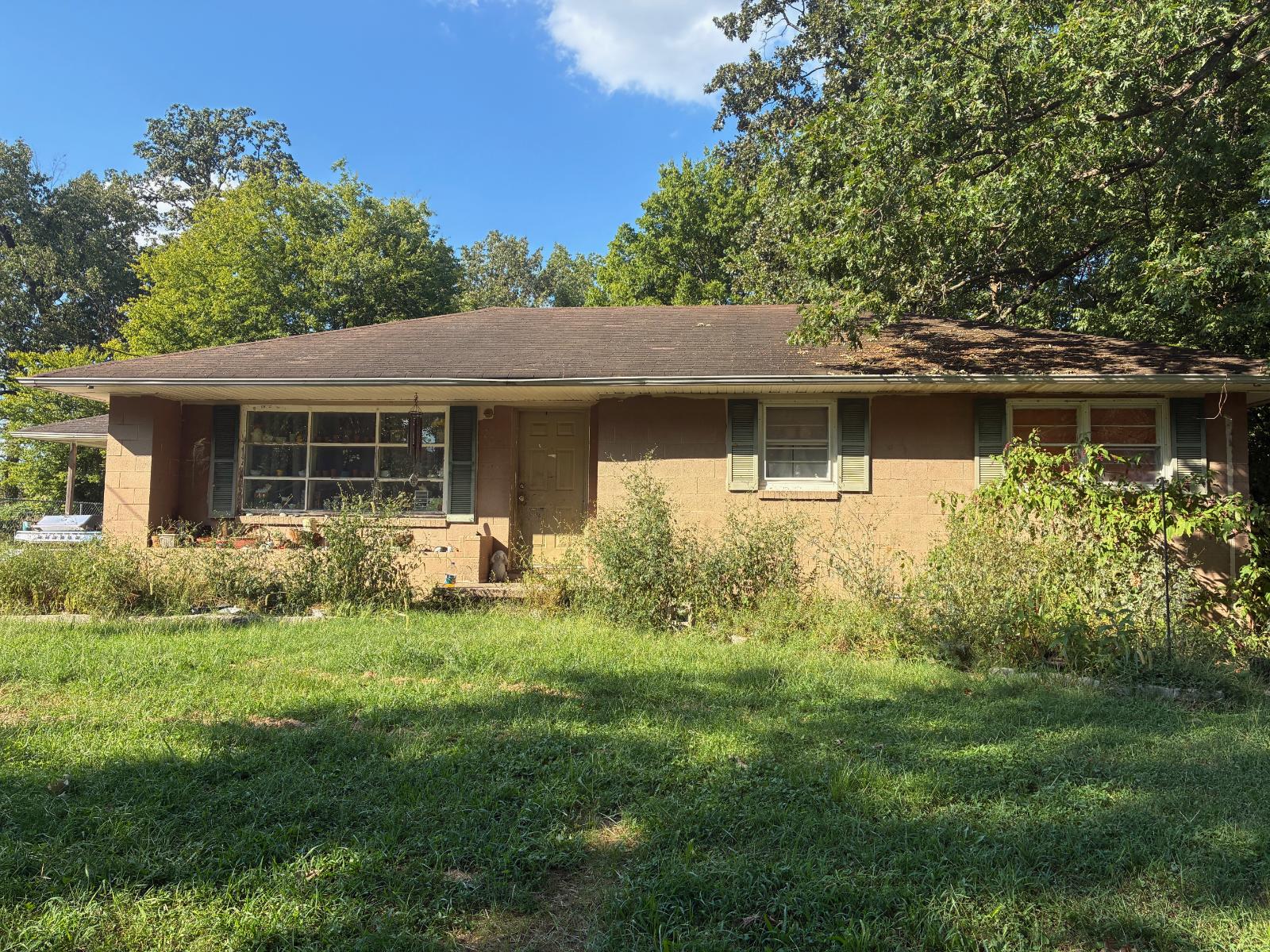 Fix & Flip SFH in Paducah, KY 42003 – $69,000 — exterior photo